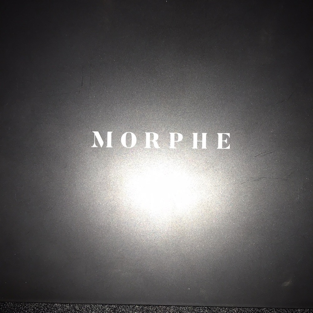 Morphe eyeshadow 35F Fall into frost artistry palette